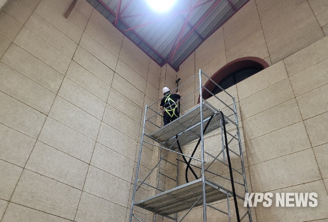 구리남양주교육지원청, 학교 체육관 대청소로 쾌적한 교육환경 조성