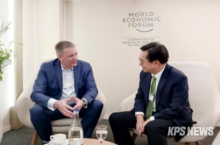 카이 베크만 (Kai Beckmann) Merck CEO 면담.