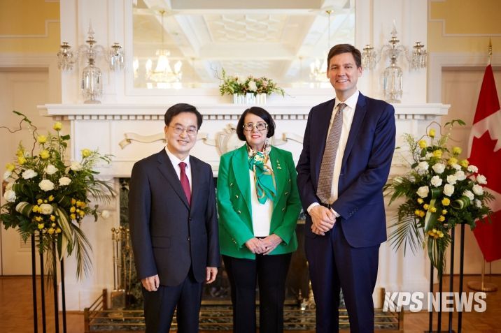 BC주 재넷 오스틴 총독, 데이비드 이비 수상 면담