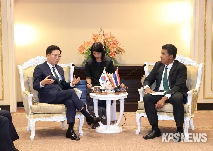 찻찻 싯티판 방콕시장 면담