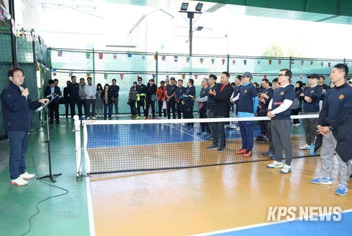 ‘2024 고양특례시장기 피클볼대회’에 참석해 인사말 중인 이동환 고양특례시장