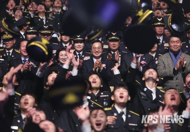 신규 경기도 소방공무원 386명 임용. 김동연