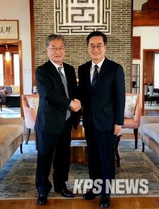 김동연 경기도지사, 조셉 윤 주한미국대사대리 만나 한미 관계 주요 현안 논의