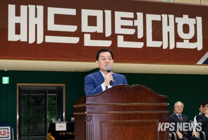 이재준 수원시장이 개회식에서 축사를 하고 있다.