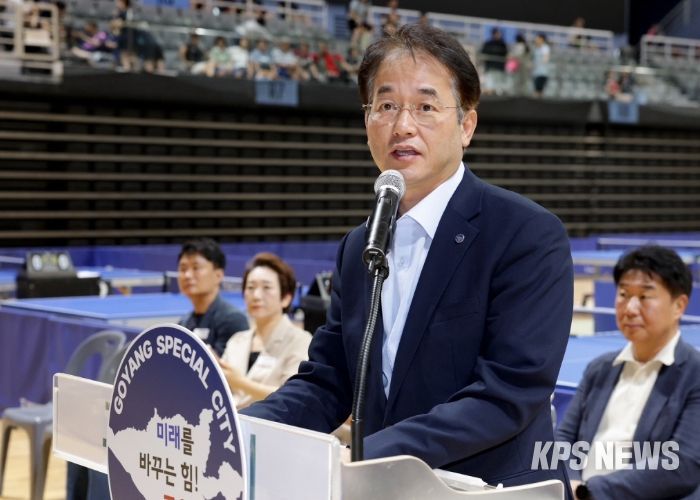 ‘고양특례시 협회장기 생활체육 탁구대회’에서 인사말 중인 이동환 고양특례시장