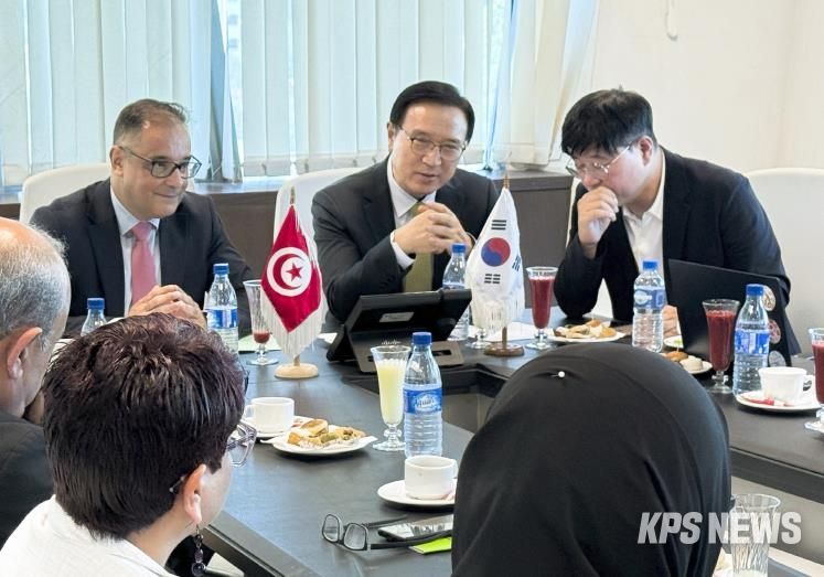 임태희 교육감 튀니지 교육부 산하 공공기관 방문 사진