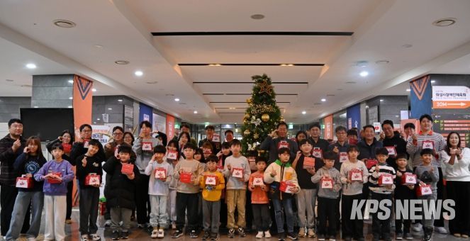 ‘사랑의 케이크, 함께하는 연말’ 사회공헌활동 단체 사진