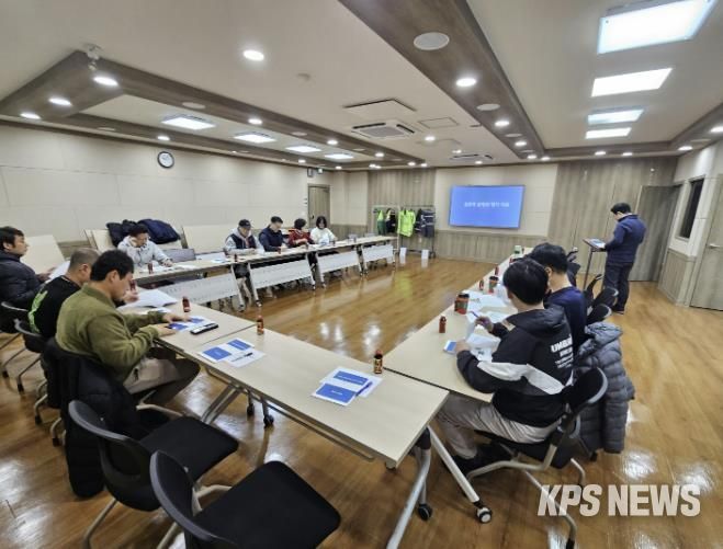 수원시, 근무환경 개선을 위한 춘·추복 품평회 개최